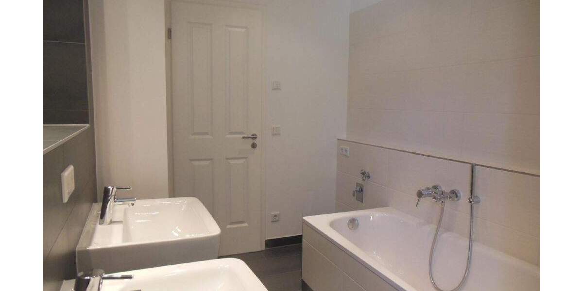 Etagenwohnung Leipzig Neustadt-Neuschönefeld - 2 Zimmer, 74 m&sup2;, 240.000&euro; | Angebot:25689037