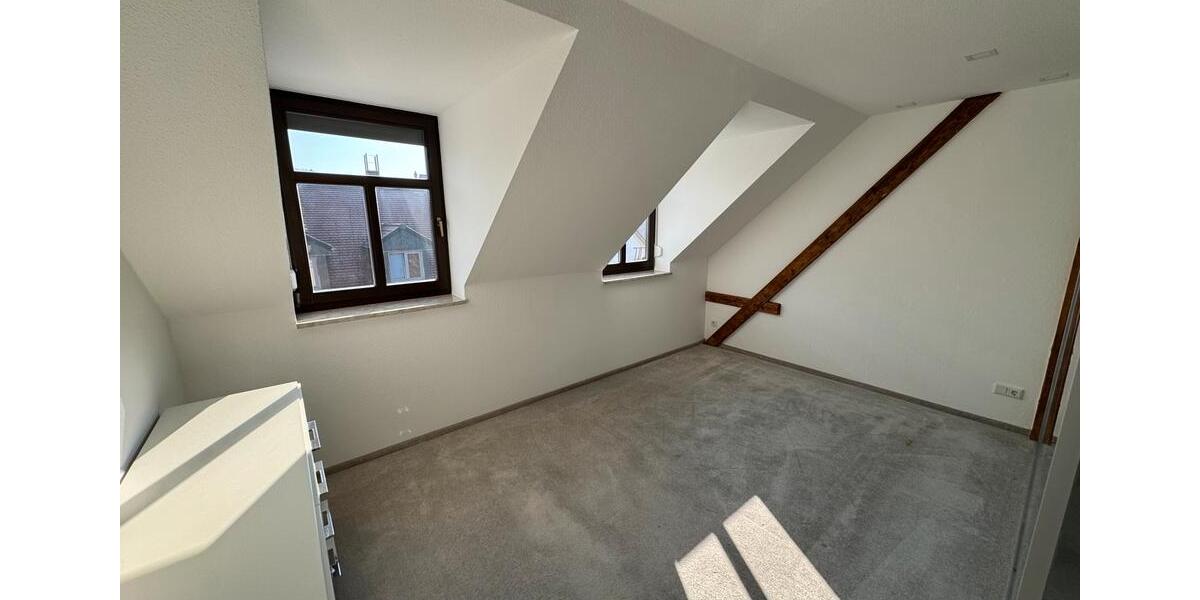 Dachgeschoßwohnung Grimma - 3 Zimmer, 88 m&sup2;, 850&euro; | Angebot:25408404