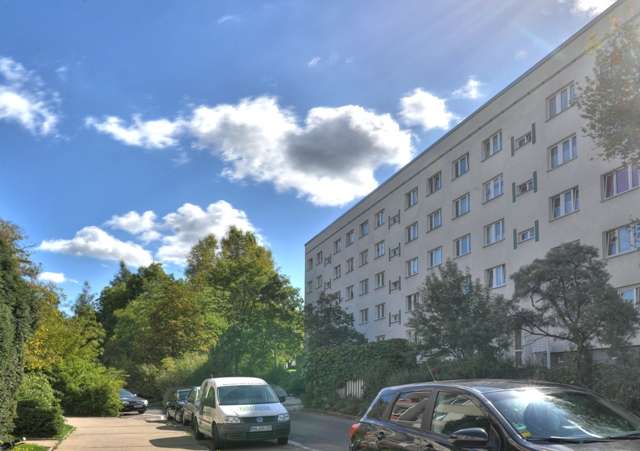 Wohnung zum Mieten in Halle 300 € 50.06 m²