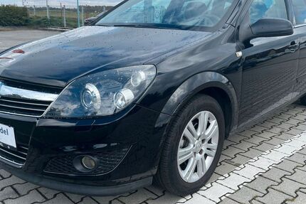 Opel Astra 124.706 km 5.300 € Borna 04552