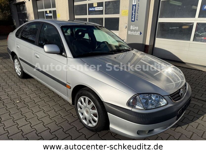 Toyota Avensis 243.000 km 2.291 € Schkeuditz 04435