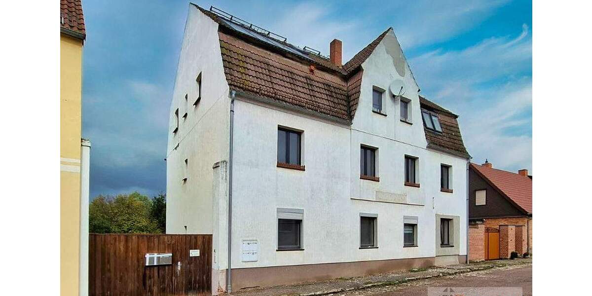 Vielseitiges Mehrfamilienhaus mit 5 Wohneinheiten, Garten und eigener Zufahrt - großes Potenzial. zimmer