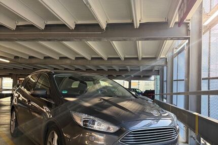 Ford Focus 209.000 km 5.200 &euro; Borna 04552