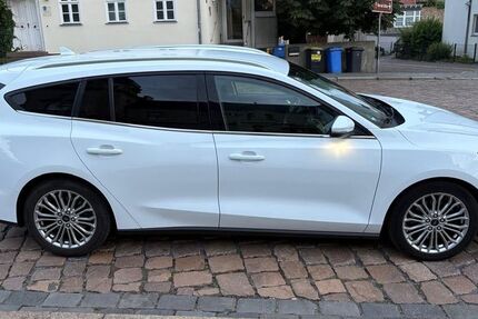 Ford Focus 157.078 km 10.599 &euro; Bad Dürrenberg 06231