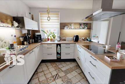 Haus zum Kaufen in Bad Dürrenberg 170.000 € 180 m² 9 zimmer