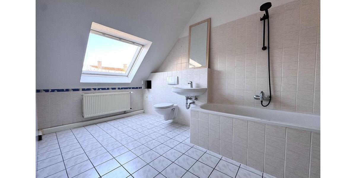 Dachgeschoßwohnung Leipzig Nordwest - 2 Zimmer, 77 m&sup2;, 699&euro; | Angebot:24246775