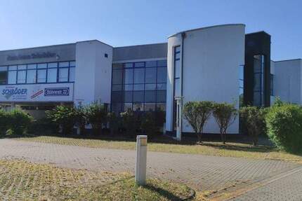 Repräsentative Gewerbeimmobilie mit Showroom, Aufzug und Erweiterungsgrundstück zu verkaufen zimmer