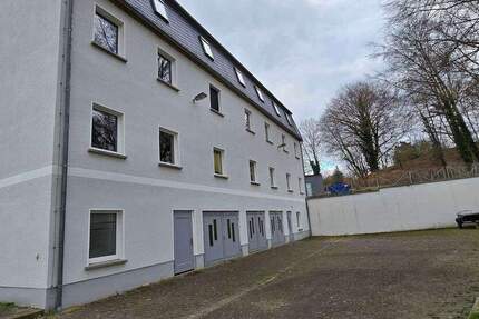 Vielseitig nutzbares Gewerbegrundstück mit 4000 m² freier Wohnbaufläche zimmer