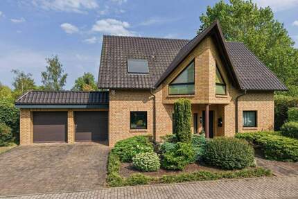 Modernes und nahezu CO2-freies EFH mit großem Garten und Salzwasserpool 7 zimmer