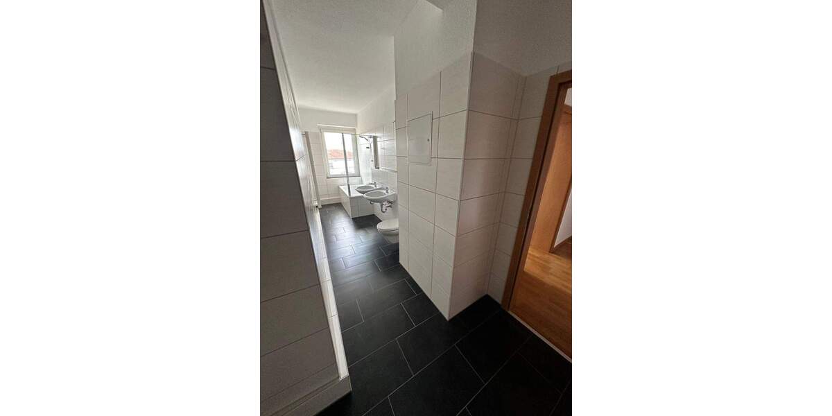 Etagenwohnung Merseburg Kötzschen - 5 Zimmer, 127 m&sup2;, 889&euro; | Angebot:26217767