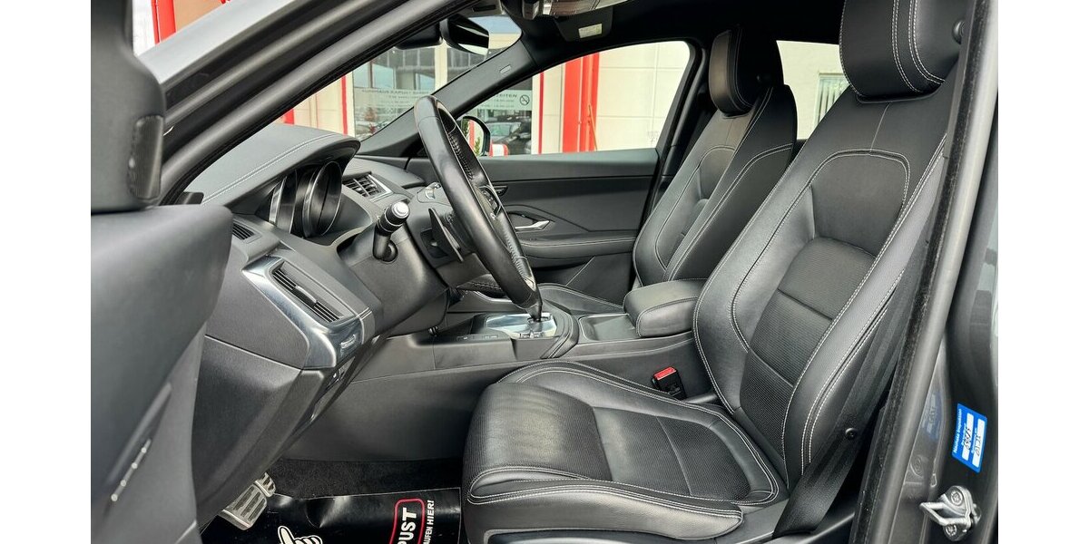 Jaguar E-Pace P250 R-Dynamic Black LED/Nav/VZE/Spur/ACC 70.425 km 23.990 &euro; Leipzig 04347