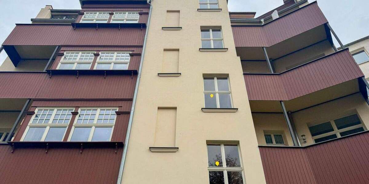 Frei werdend im Zentrum! Kamin | Lift | Loggia | Bad en suite + Gäste-WC | 2015 hochwertig saniert 2 zimmer