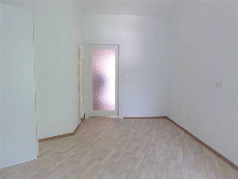 Leutzsch - Schöne 3 Zi.- Whg., Gäste WC, Loggia, frisch saniert!