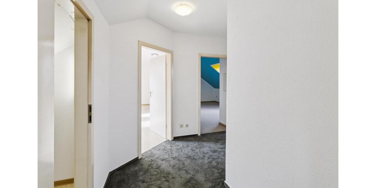 Dachgeschoßwohnung Neukieritzsch - 3 Zimmer, 72 m&sup2;, 48.500&euro; | Angebot:26877882