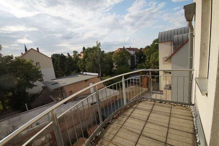 Moderne 3-Zimmer-Wohnung mit Aufzug, Balkon und kleiner Küche in ruhiger Lage 3 zimmer