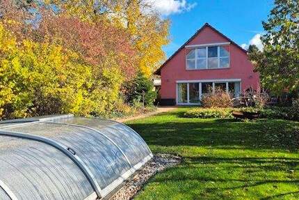 Hier bleiben keine Wünsche offen: Haus mit viel Platz und Komfort drinnen und draußen - Luftwärme, Pool, Sauna, Garage u.v.m. 6 zimmer
