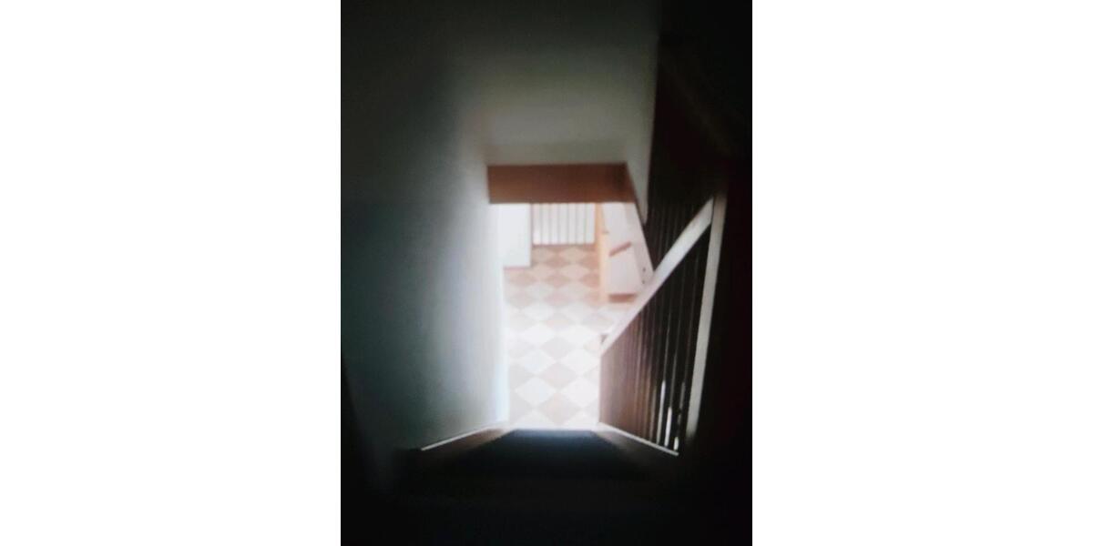 Etagenwohnung Schkopau - 4 Zimmer, 120 m&sup2;, 1.100&euro; | Angebot:25396495