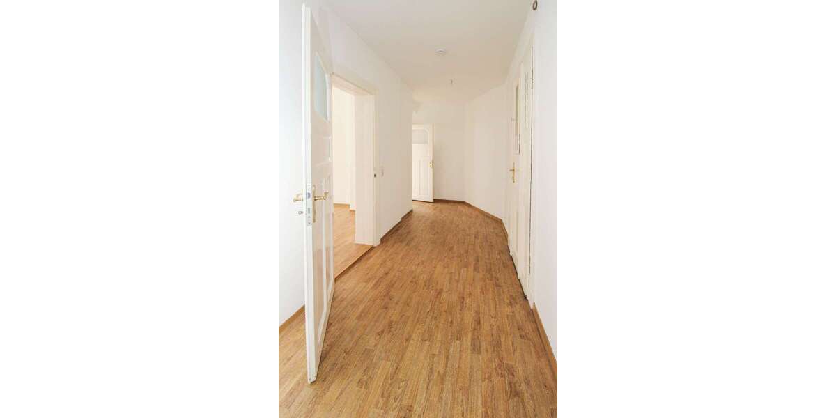 Investieren in Leipzig-Schönefeld: Denkmalgeschütztes ETW-Paket mit 5 Einheiten zimmer