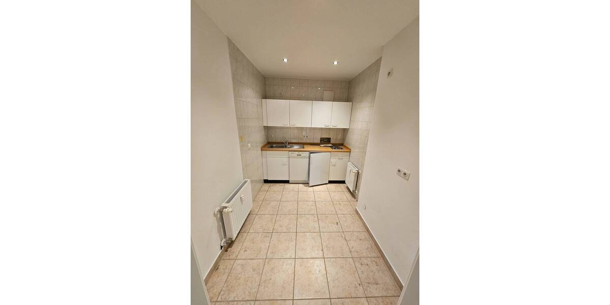 Großzügige Ladenfläche in TOP Lage im beliebten Waldstraßenviertel! 6 zimmer