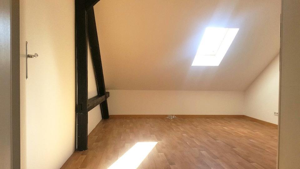 Kuschelig mit Holzbalken + ZENTRAL & GEMÜTLICH + viele DACHSCHRÄGEN zimmer