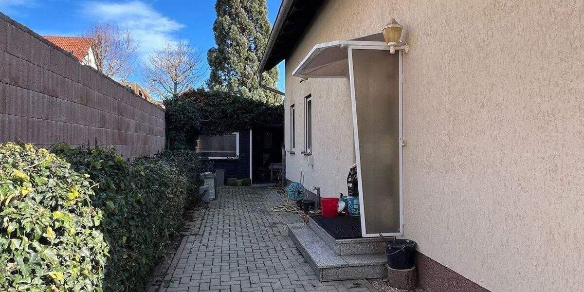 Mehrfamilienhaus, Wohnhaus Hohenmölsen - 8 Zimmer, 211 m&sup2;, 365.000&euro; | Angebot:25897935
