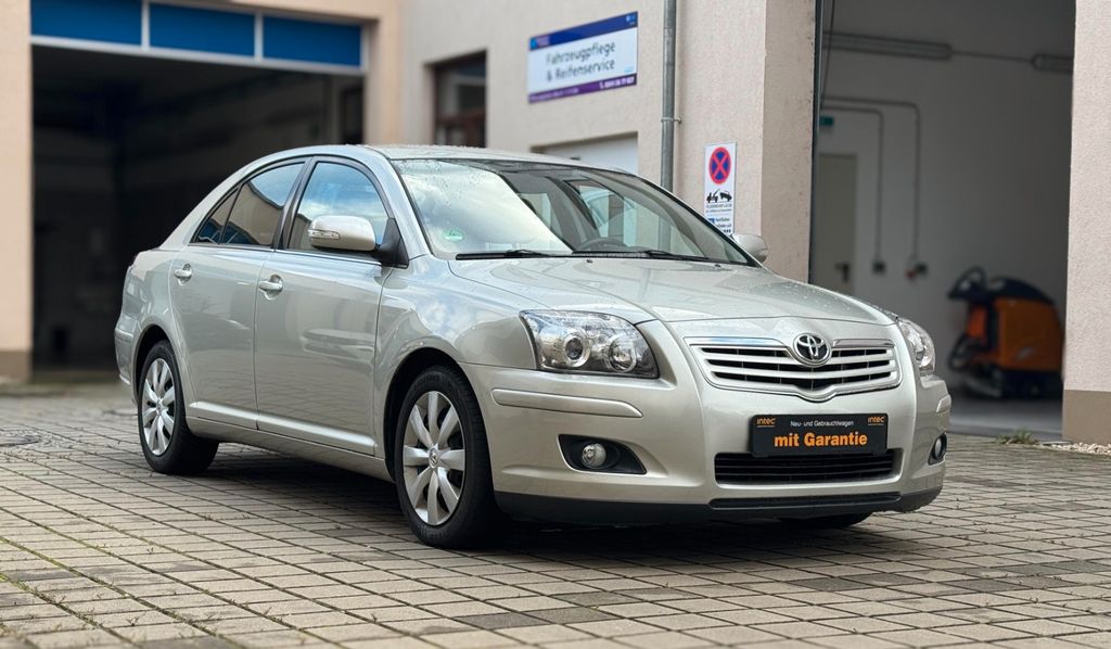 Toyota Avensis 61.000 km 5.990 &euro; Leipzig 04179