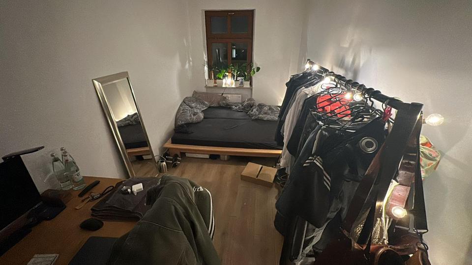 Etagenwohnung Leipzig Südost - 1 Zimmer, 10 m&sup2;, 350&euro; | Angebot:24877012