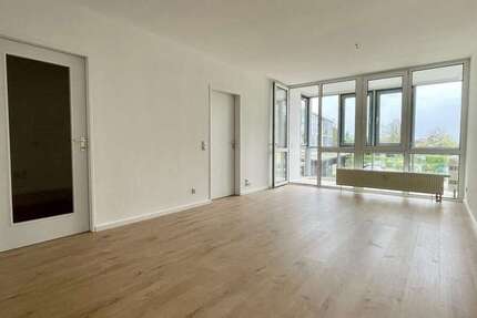 Wohnung zum Mieten in Dölbau (Kabelsketal) 435 € 53 m² 2.5 zimmer