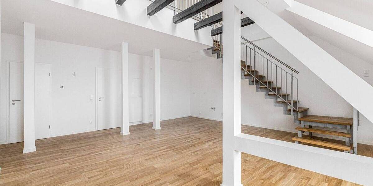 Helle 2-Zimmer-Wohnung - frisch renoviert im Dachgeschoss 2 zimmer