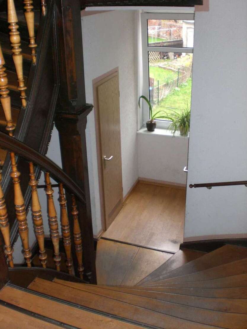 geeignet für 2er-WG - 2,5-Zi-DG-Whg - Laminat, Badewanne 2.5 zimmer