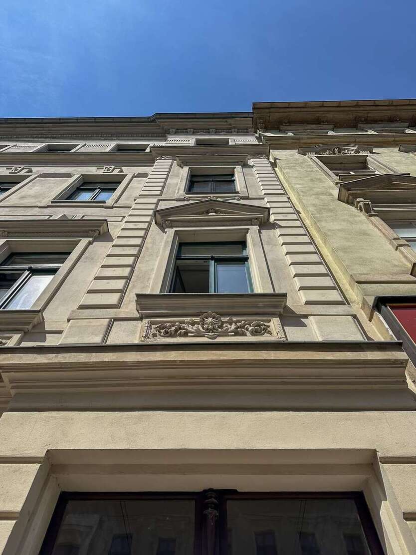 Über den Dächern der Südvorstadt: 3-Raumwohnung mit Spitzboden in Bestlage 3 zimmer