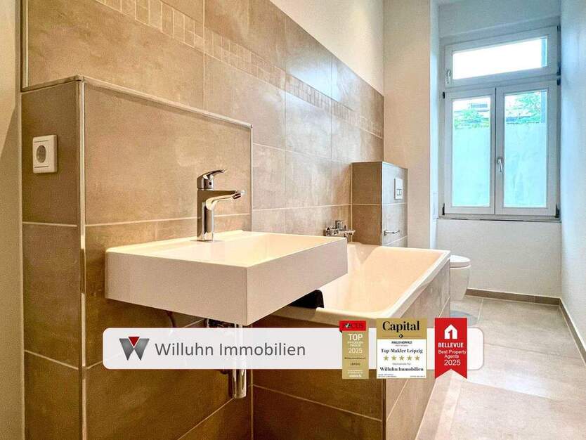 Erstbezug | Hochwertig modernisiert | Fußbodenheizung | Fernwärme | Tageslichtbad | Balkon 3 zimmer