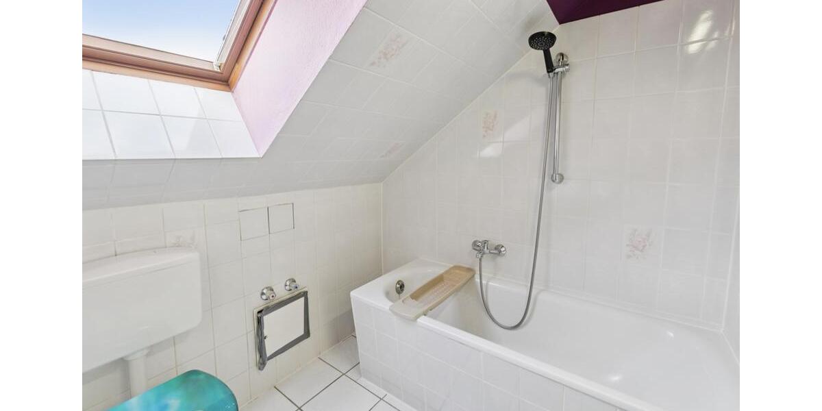Dachgeschoßwohnung Neukieritzsch - 3 Zimmer, 72 m&sup2;, 48.500&euro; | Angebot:26877882