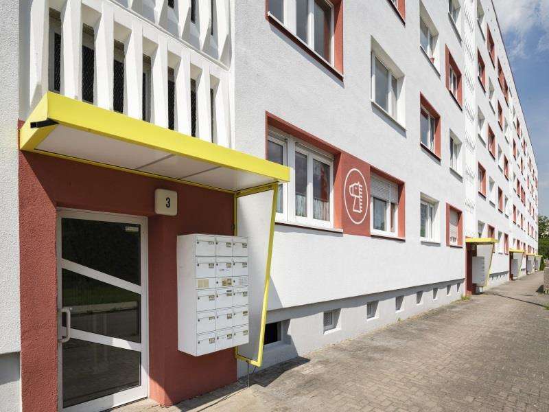 Wohnung zum Mieten in Halle (Saale) 335 € 50.89 m²