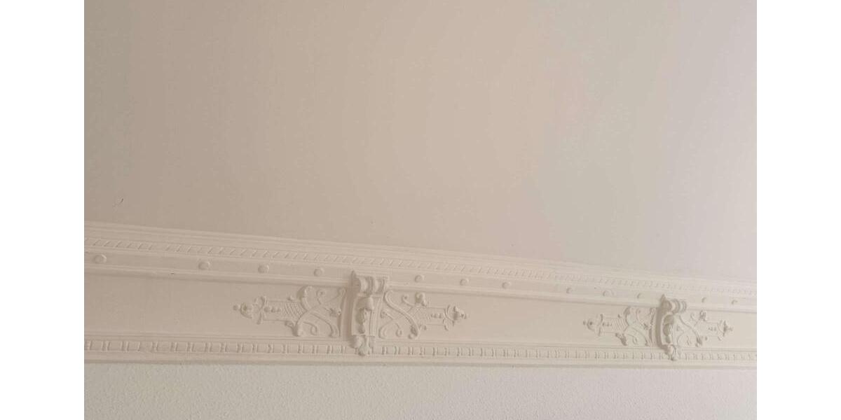 Wunderschöne Altbauwohnung mit Balkon | Tageslichtbad | Gartennutzung | Keller | Stuck 3 zimmer