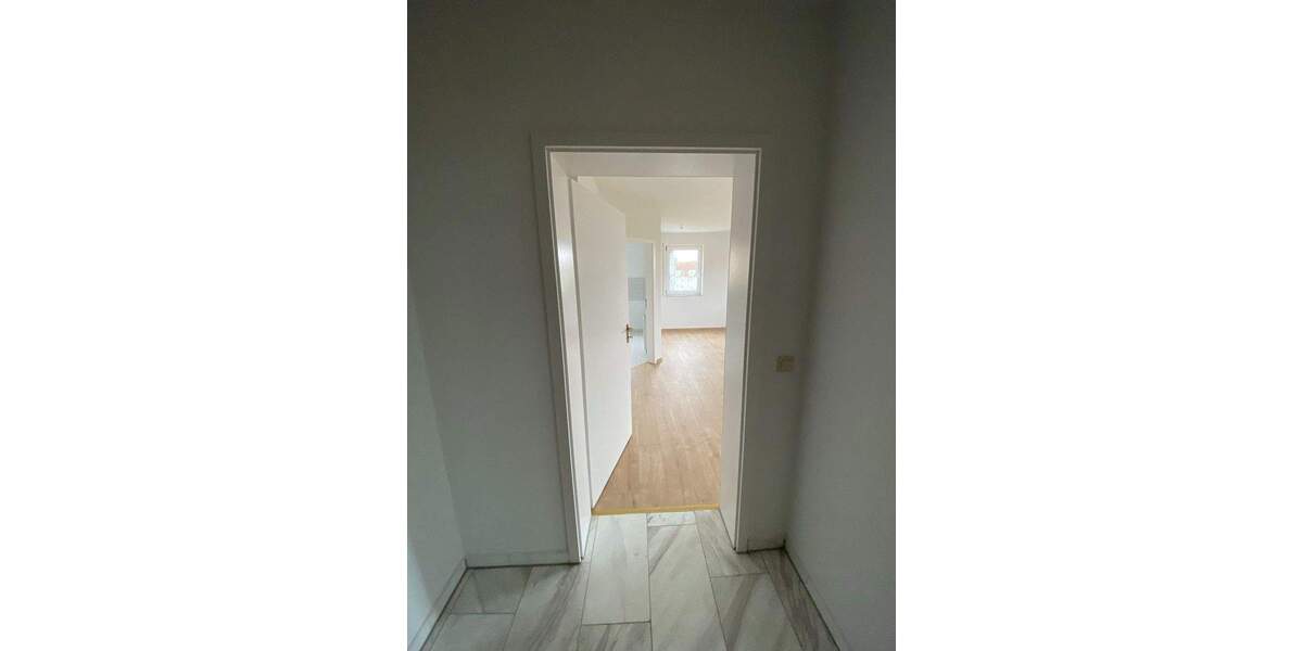 Etagenwohnung Schkopau Ermlitz - 2 Zimmer, 62 m&sup2;, 530&euro; | Angebot:25734773