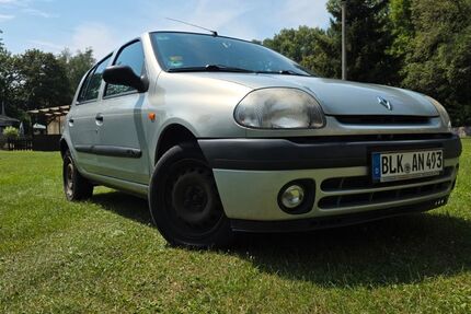 Renault Clio 147.500 km 850 &euro; Granschütz 06679