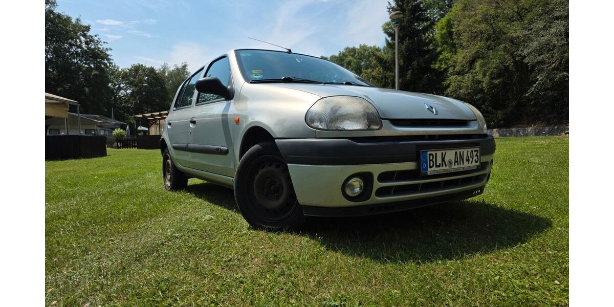 Renault Clio 147.500 km 850 &euro; Granschütz 06679