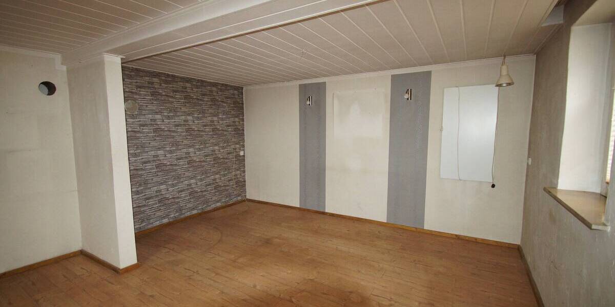 Einfamilienhaus Hohenmölsen Zembschen - 6 Zimmer, 120 m&sup2;, 56.000&euro; | Angebot:25773774