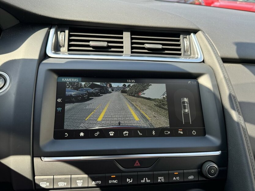 Jaguar E-Pace P250 AWD /LED//DAB/Sound/Spur/Kamera/Ahk 48.110 km 22.990 € Leipzig 04347