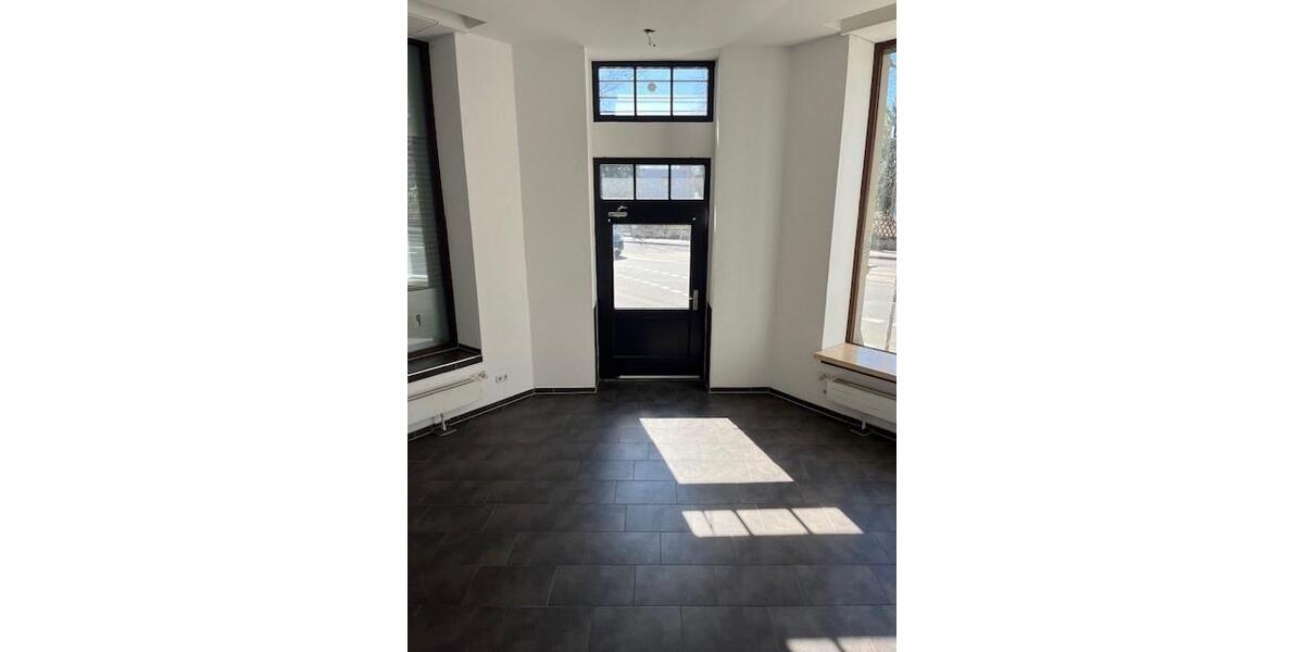 Gewerbefläche mit Schaufensterfront in Leipzig-Connewitz zimmer