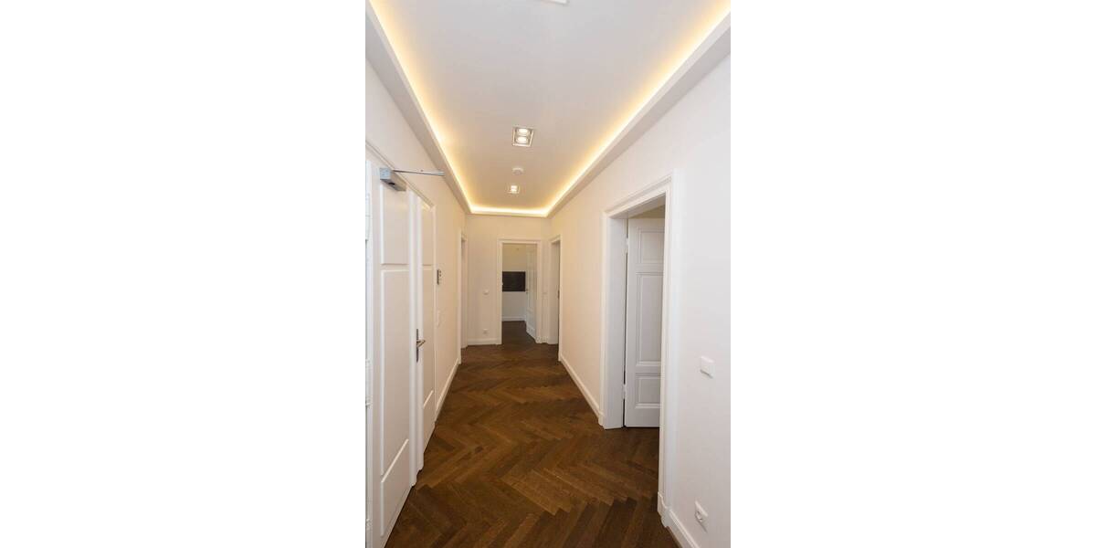 Was will man mehr? * Erstbezug * Parkett * Balkon * Fußbodenheizung * Wanne & Dusche * LED-Licht 3 zimmer