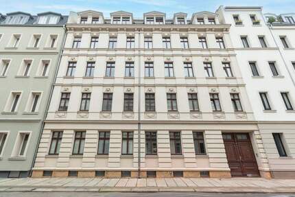 ALTBAUCHARME IM DOPPELPACK - Vermietetes Wohnungspaket mit langfristigem Potenzial 5 zimmer