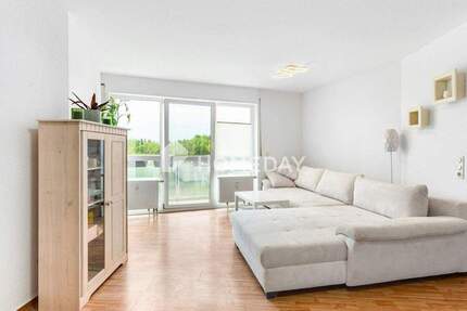 Stilvoll Wohnen in Leipzig-Seehausen: Zwei-Zimmer-Wohnung mit Balkon, EBK, Tiefgarage und Aufzug 2 zimmer