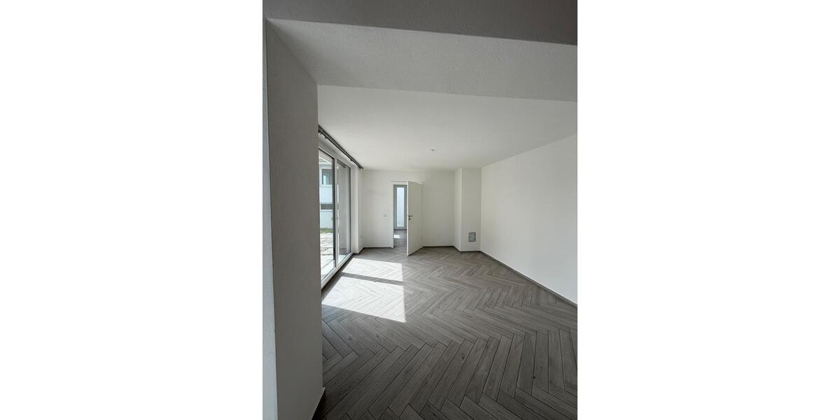 Erdgeschoßwohnung Delitzsch - 3.5 Zimmer, 130 m&sup2;, 1.650&euro; | Angebot:26571007