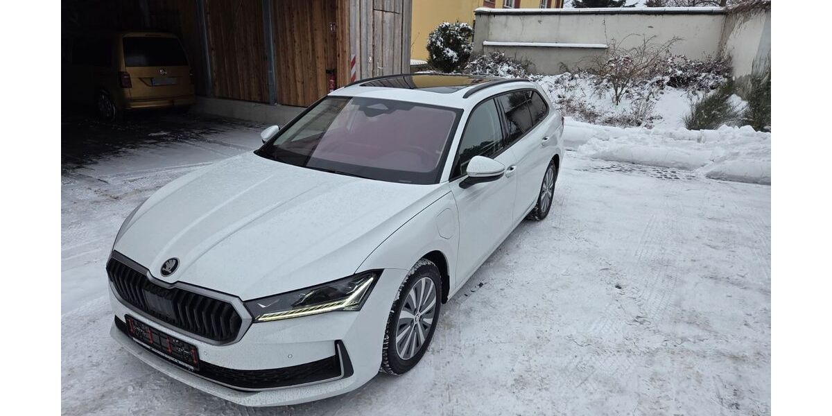 Skoda Superb 68.000 km 31.900 &euro; Grimma 04668