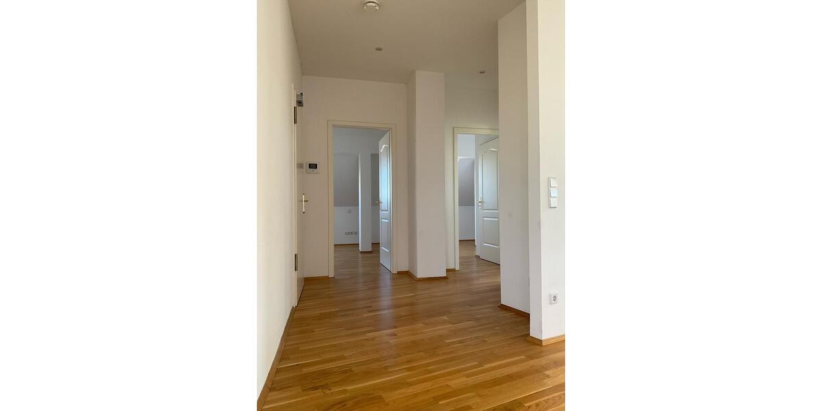 Dachgeschoßwohnung Leipzig Nord - 3 Zimmer, 77 m&sup2;, 901&euro; | Angebot:26068171