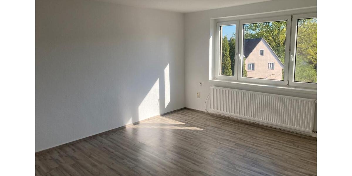 Etagenwohnung Borna - 3 Zimmer, 66 m&sup2;, 450&euro; | Angebot:26340978