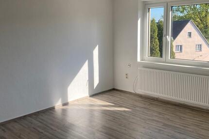 Wohnung Borna - 3 Zimmer, 66 m&sup2;, 450&euro; | Angebot:26340978