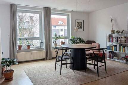 3-Zi-Wohnung mit Küche, Balkon und TG Stellplatz *provisionsfrei* 3 zimmer